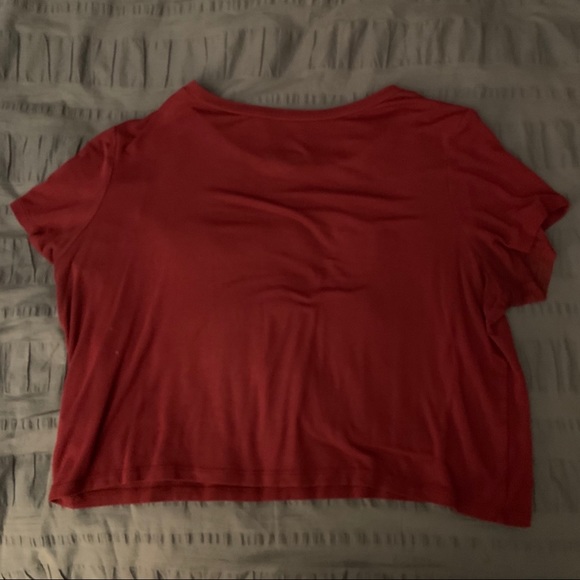 American Eagle Red Flag with Feather Graphic Crop - Picture 3 of 3